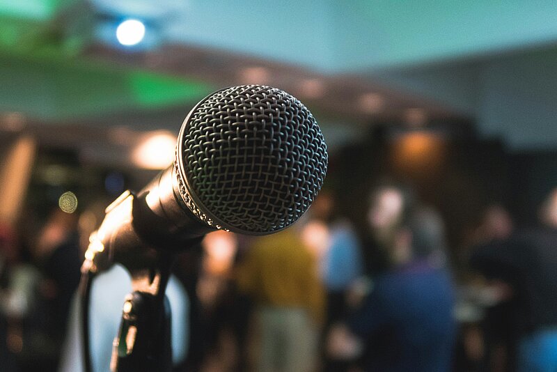Doktorantūras skola aicina piedalīties īsrunu (pitching) mācībās un pētījumu prezentāciju konkursā