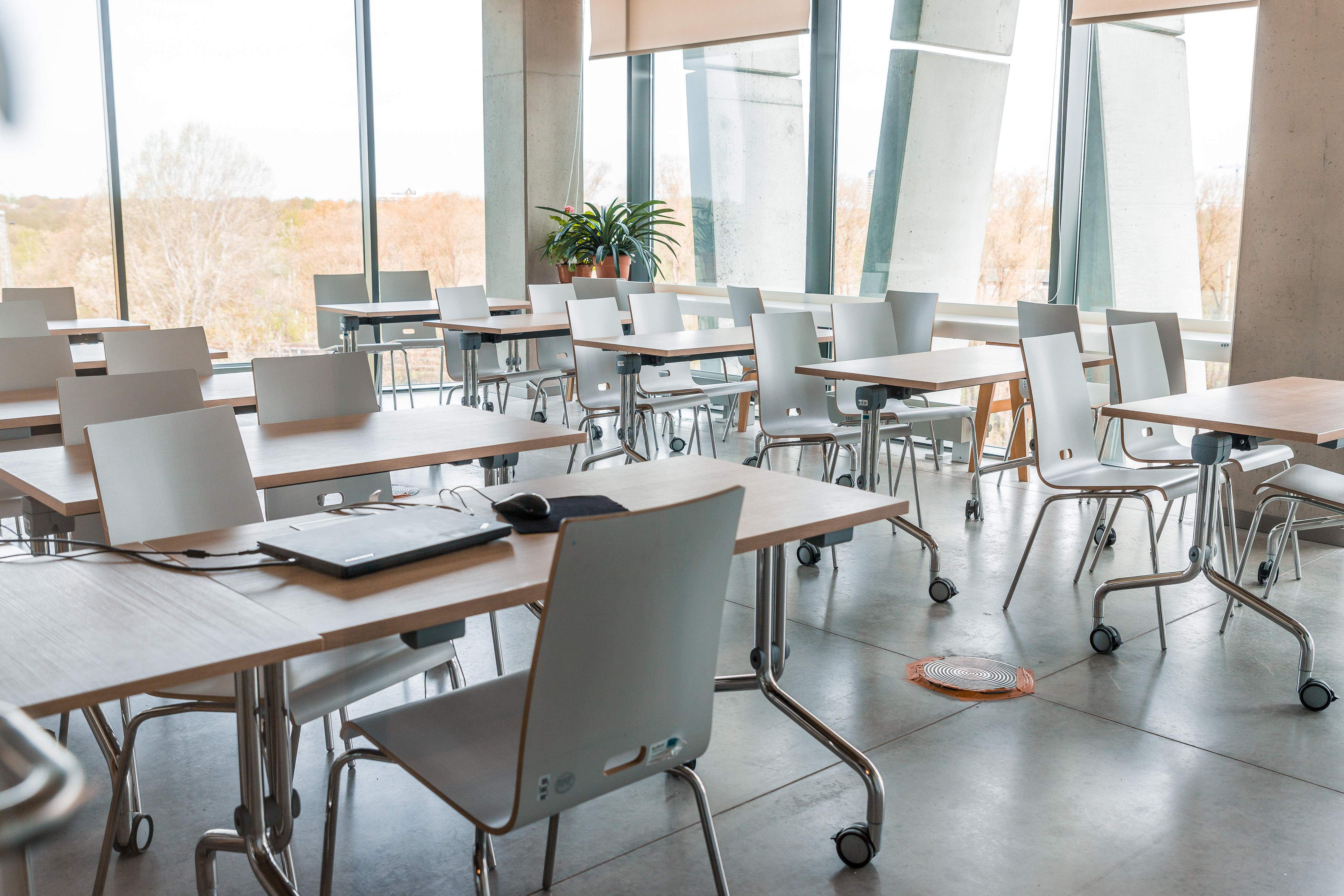 Auditorija Latvijas Universitātes Akadēmiskā centra Dabas mājā.